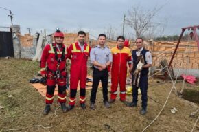 نجات یک راس بزغاله از چاه توسط آتشنشانان بهشهر