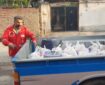 اهدای تعدادی بسته معیشتی در ماه مبارک توسط پرسنل آتشنشانی بهشهر به نیازمندان