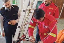 برگزاری دوره های تئوری وعملی مبانی امدادونجات توسط آقای مهندس صیدآبادی در سازمان آتش نشانی بهشهر